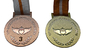 Κίνα Αυξημένα μετάλλια βραβείων μετάλλων λογότυπων που σχεδιάζονται εξαίσια με το τυπωμένο κορδόνι εξαγωγέας